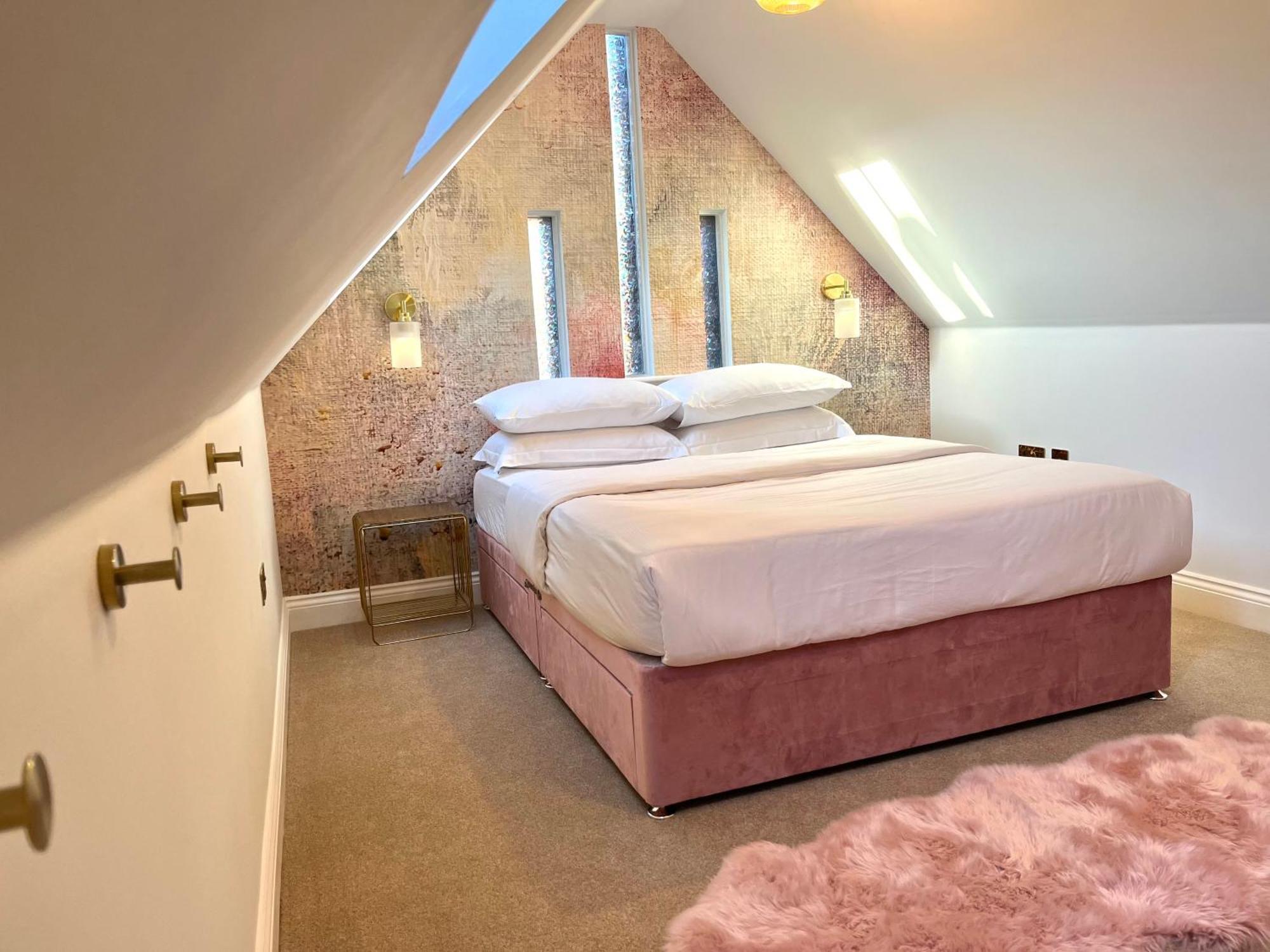 The Gallery - Town Centre - Beach 5 Minute Walk - Superfast Wifi - Outdoor Terrace - Sleeps Up To 6 - Netflix - Contractor Friendly - Short & Long Stays - Coffee Machine 본머스 외부 사진